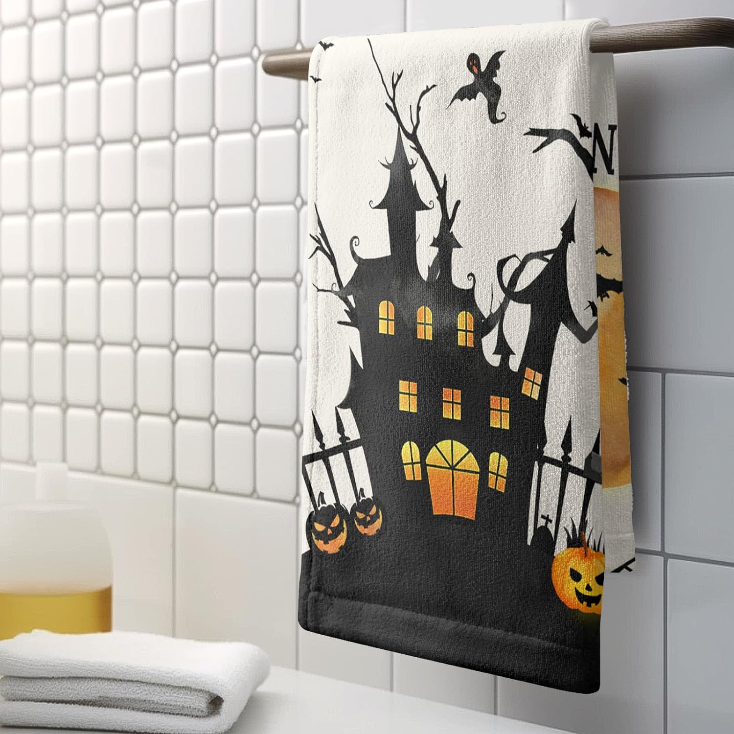 Juego de 2 toallas de mano de castillo espeluznante de Halloween, calabazas abucheadas, fantasma, paños de cocina de murciélago, telaraña, tela de
