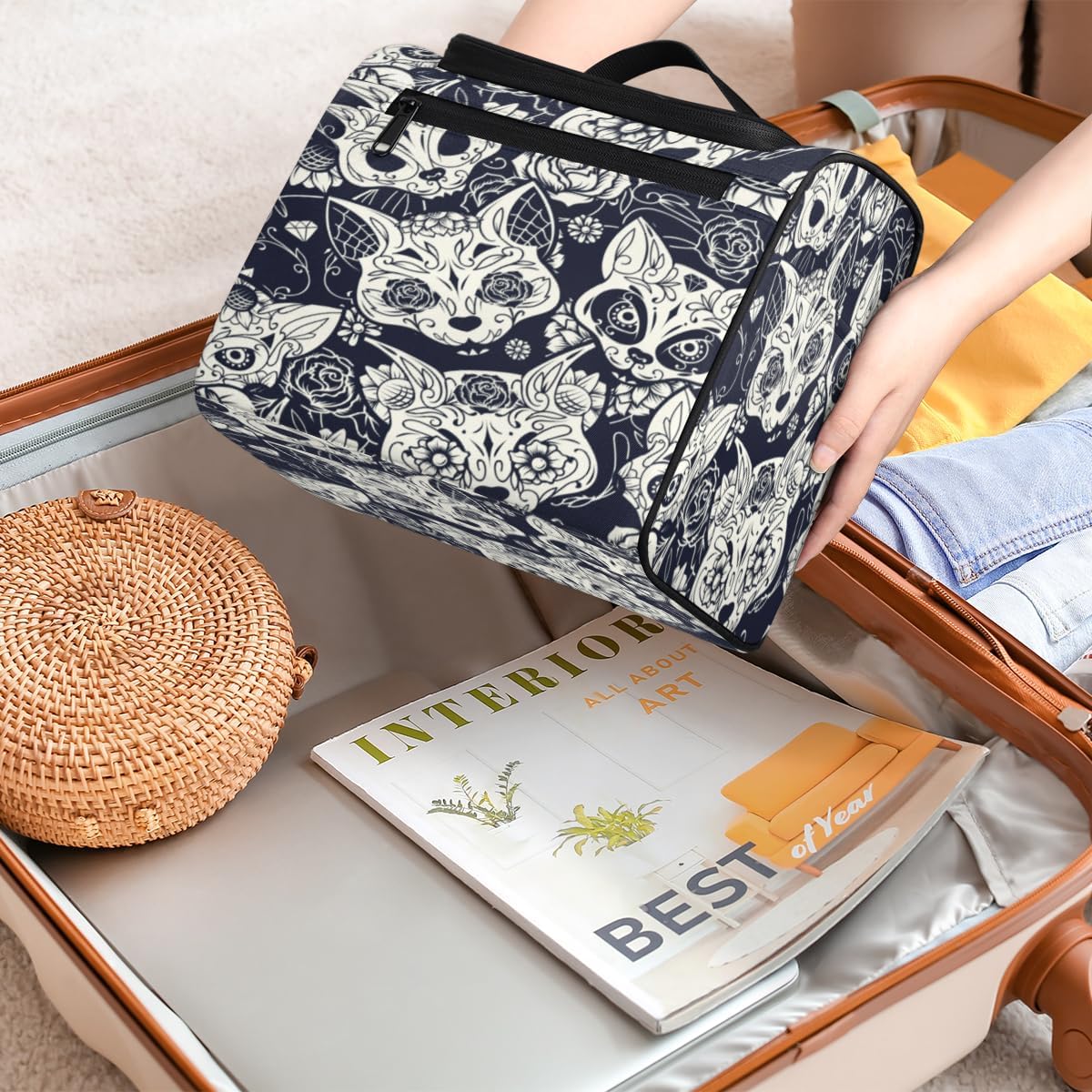 Skull Fun Pattern Toiletry Bag for Women Travel Makeup Organizer with Hanging Hook Traveling Cosmetic Bags for Toiletries Accessories