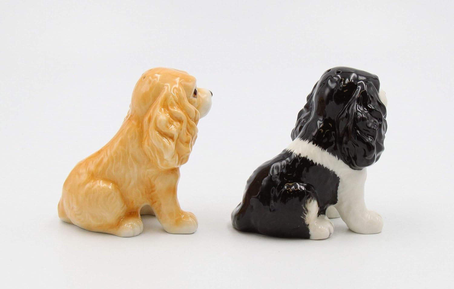 Juego de cocker spaniel de San Valentín de porcelana fina con cuello de corazón rojo y salero y pimienta de rosa roja, 3-14 pulgadas de largo