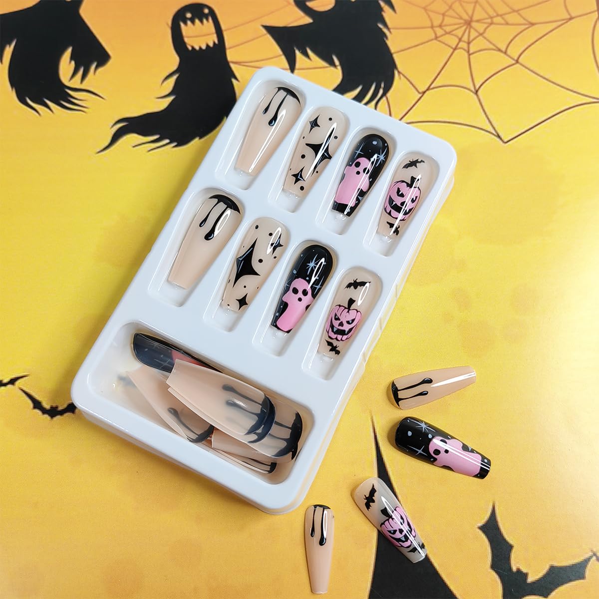 24 uñas postizas largas a presión de Halloween, fantasmas de terror, calabaza, diseño de uñas cuadradas con pegamento en las uñas de Halloween,