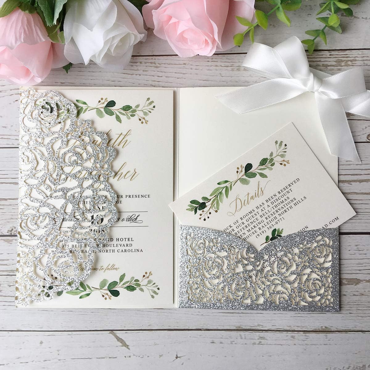 5.1 x 7.1 pulgadas, 50 invitaciones de boda personalizadas con purpurina plateada cortadas con láser con sobres y bolsillo hueco de rosa con cinta e