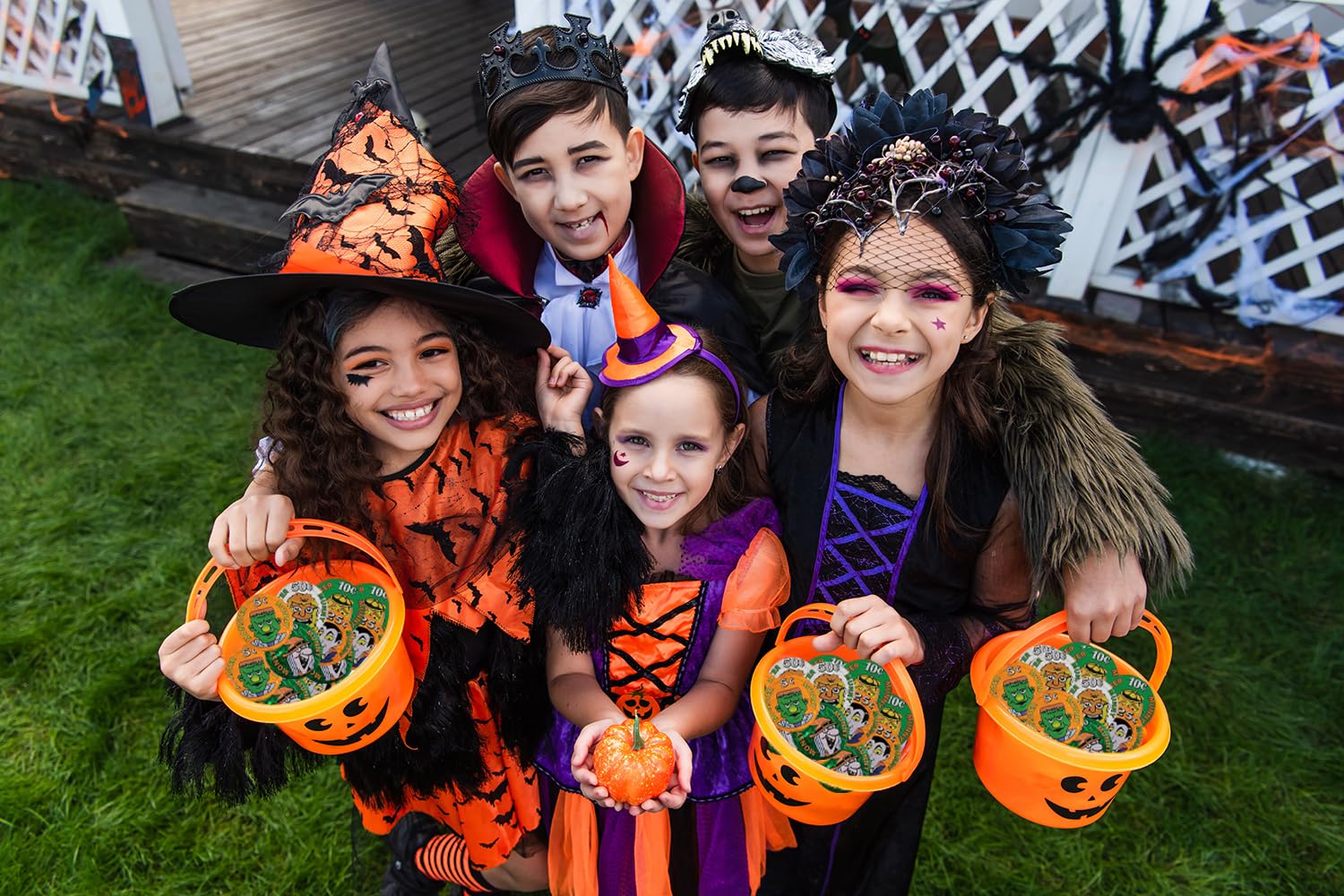 Fruidles Monedas de dinero de monstruo de Halloween, rellenos de bolsas de fiesta de dulce o truco, envueltas individualmente en hojas de diseño de