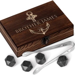 Maverton Juego de regalo de piedras de whisky para hombre, 6 rocas de whisky de granito, rocas refrescantes en elegante caja de madera con grabado, Maverton Juego de regalo de piedras de whisky para hombre, 6 rocas de whisky de granito, rocas refrescantes en elegante caja de madera con grabado,