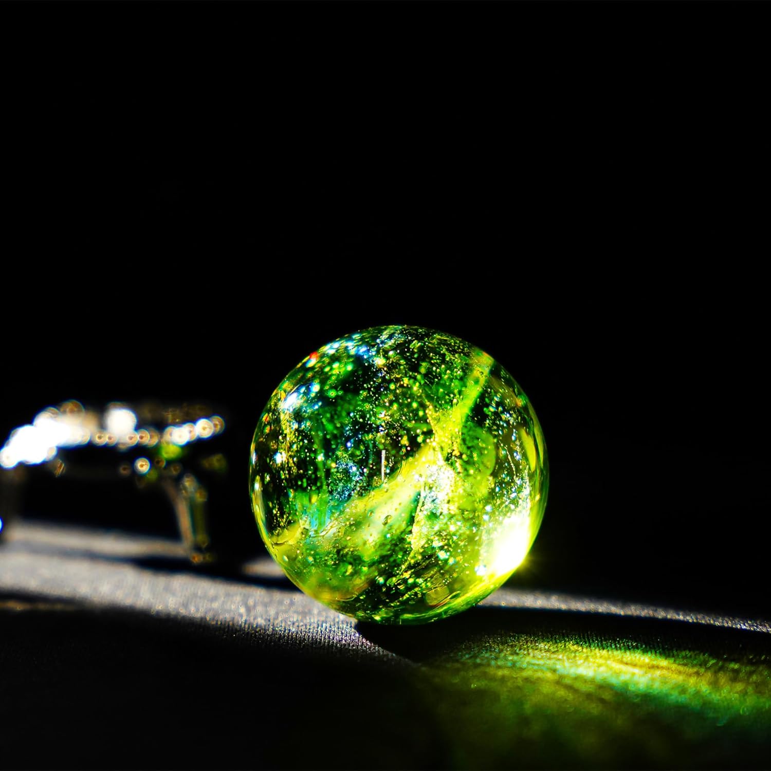 Bola de cristal verde de 1.575 pulgadas con soporte de cristal curativo para decoración del día de San Valentín