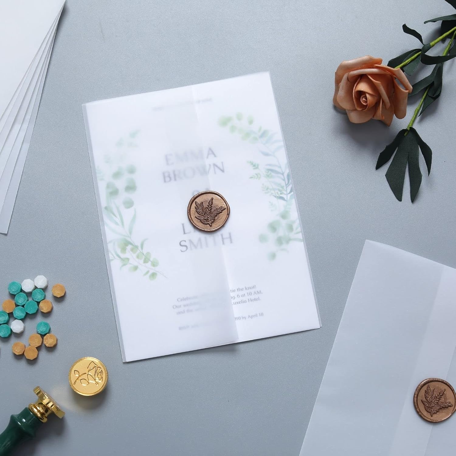 Paquete de 100 chaquetas de vellum preplegadas para invitaciones de 5 x 7 pulgadas, sobre de vellum para invitaciones de boda, sobres de papel