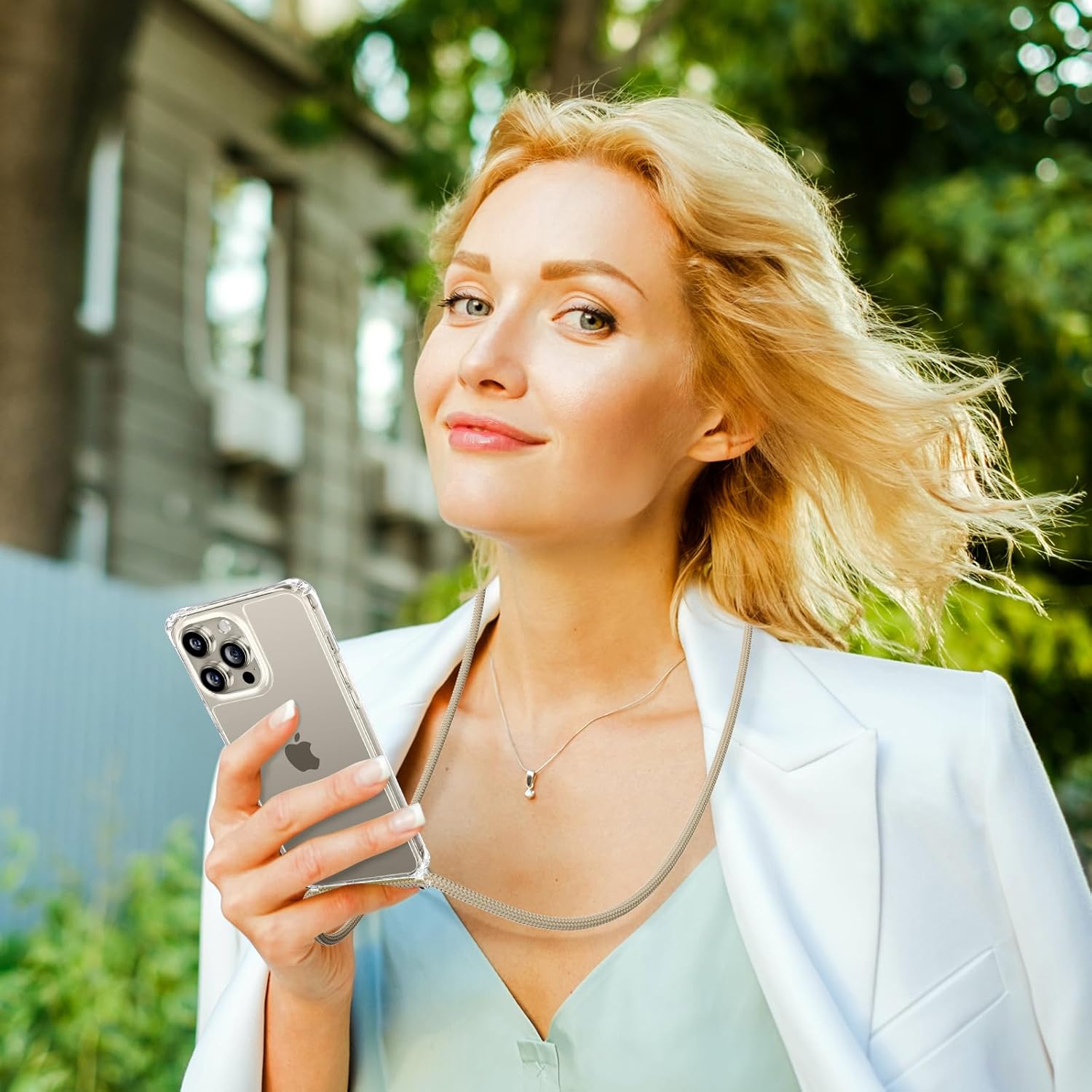 ZTOFERA Compatible con iPhone 15 Pro Max, funda transparente con cordón ajustable, TPU suave y delgada, a prueba de golpes, funda cruzada para