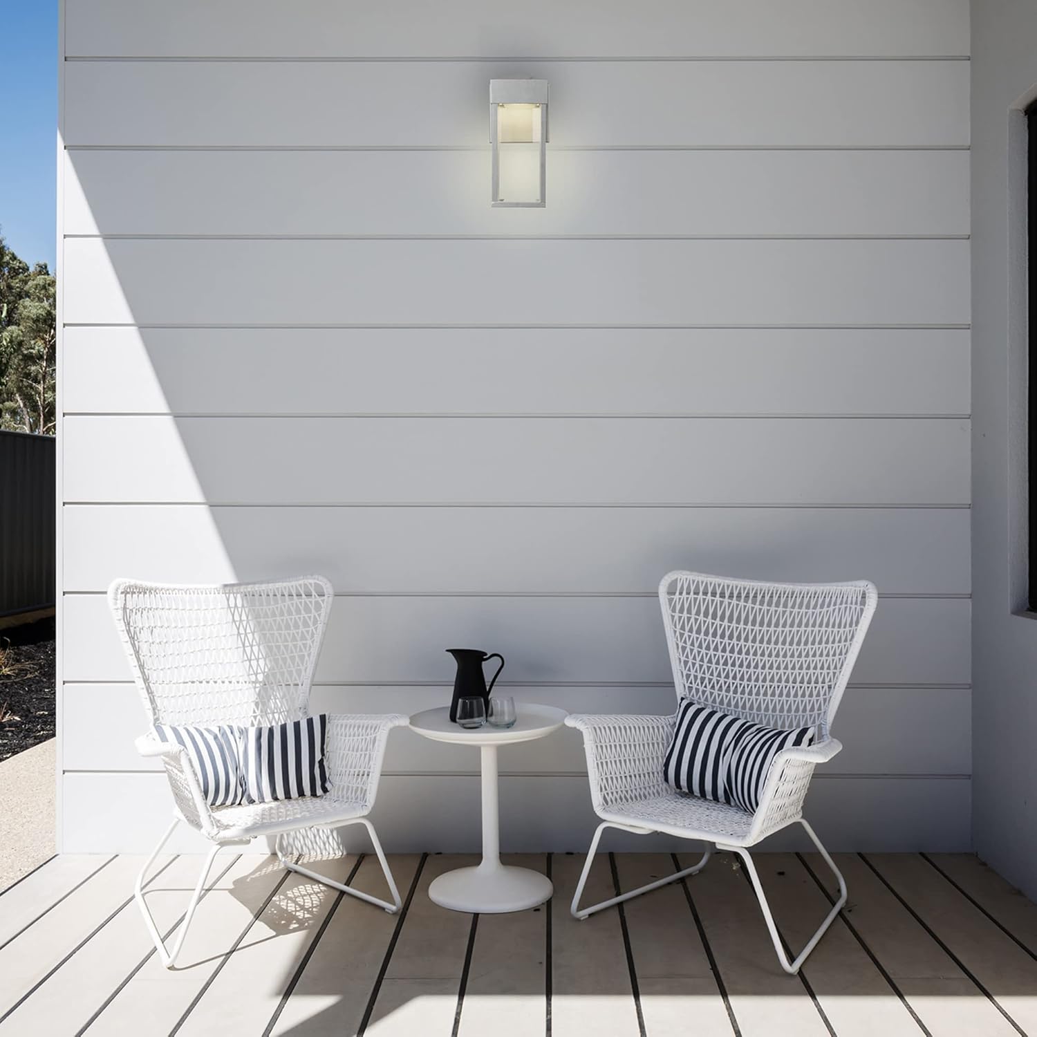 Globe Electric 44880 Bowie – Aplique de pared integrado con 1 luz LED, acero galvanizado, bombilla no incluida