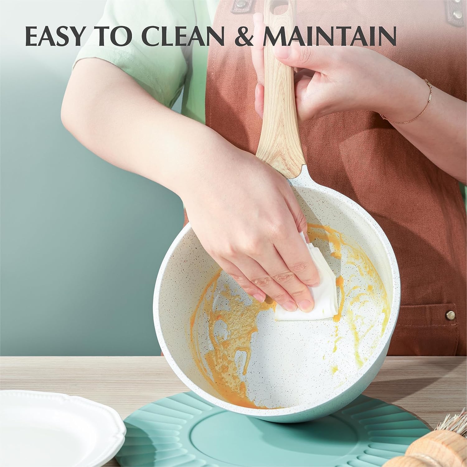 SENSARTE Cacerola antiadherente de cerámica blanca con tapa, juego de 2+2.5 cuartos de galón, olla mediana con mango Stay Cool, cacerola compatible