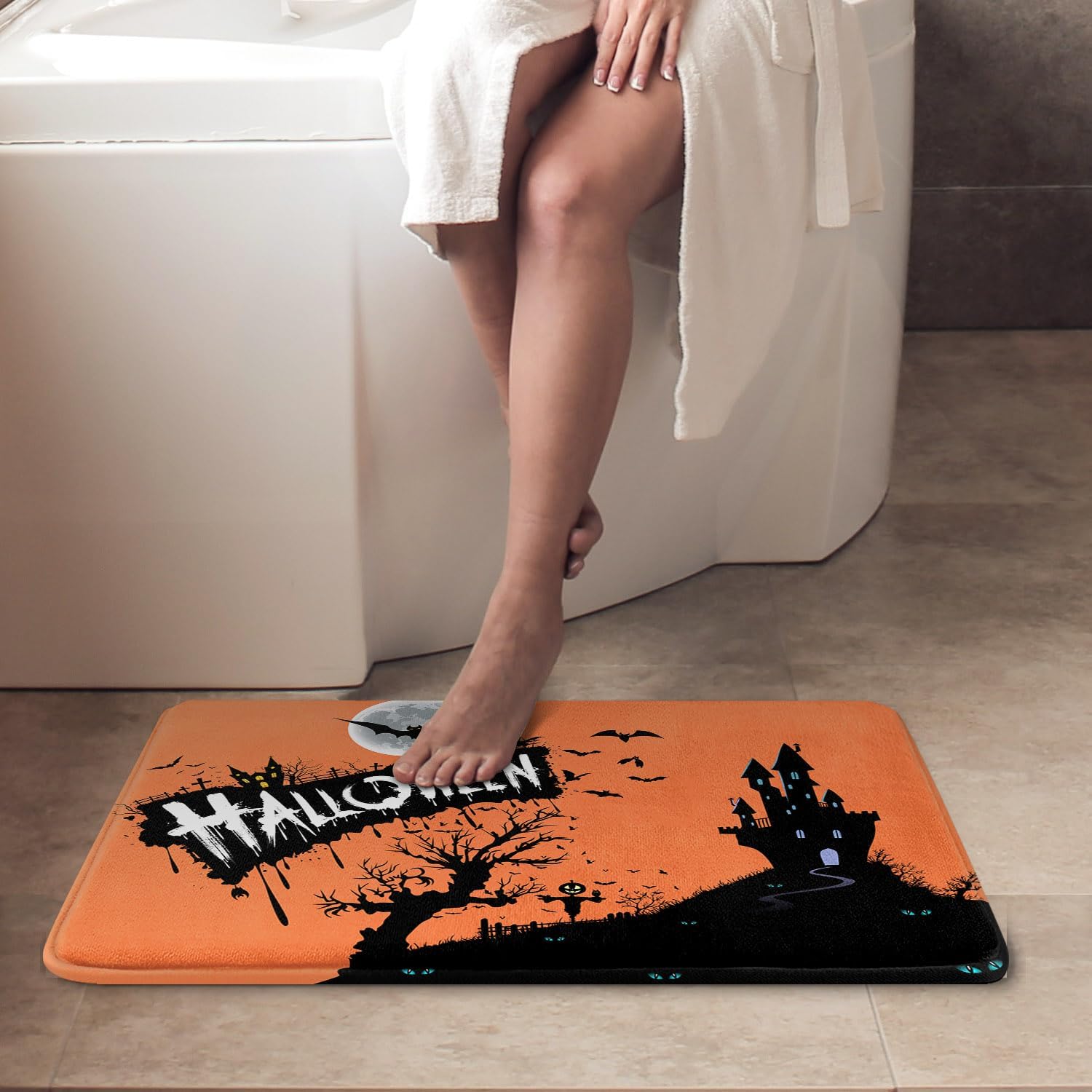 Britimes Tapete de baño de Halloween para baño, castillo bajo tumbas nocturnas naranjas, tapete de baño antideslizante, tapete de piso de 16 x 24