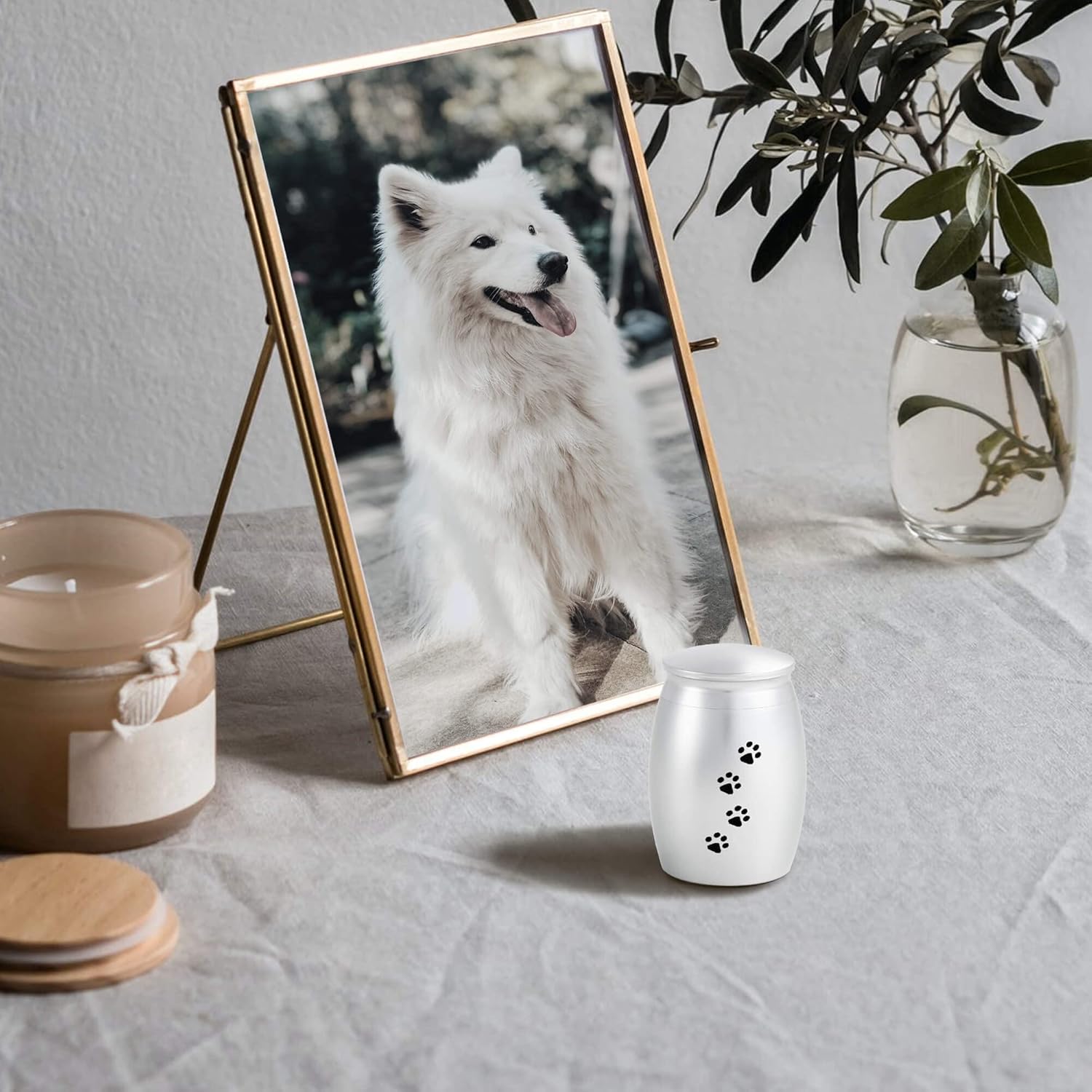 LINES ARTE Urnas pequeñas para mascotas de 2.67 pulgadas para cenizas de perro, urna pequeña para cenizas de perros o gatos, mini recuerdo plateado