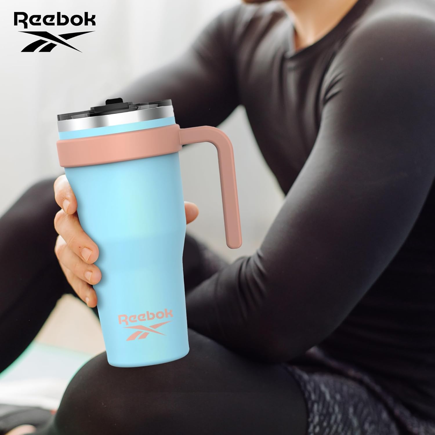 Reebok Vaso de acero inoxidable con asa, vaso de 40 onzas en dos tonos, vaso de doble pared aislado al vacío, vaso a prueba de fugas para hombres y