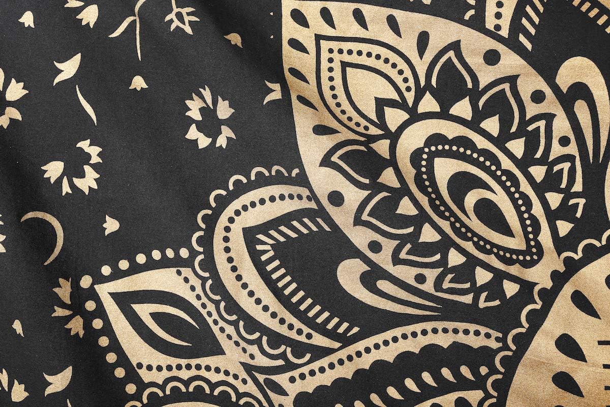 Tapices Madhu International dorados con diseño de Mandala