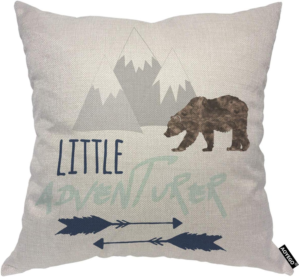 AOYEGO Little Adventurer – Funda de almohada decorativa de viaje con diseño de oso y flecha de montaña, animales salvajes, naturaleza, bosque, 18 x