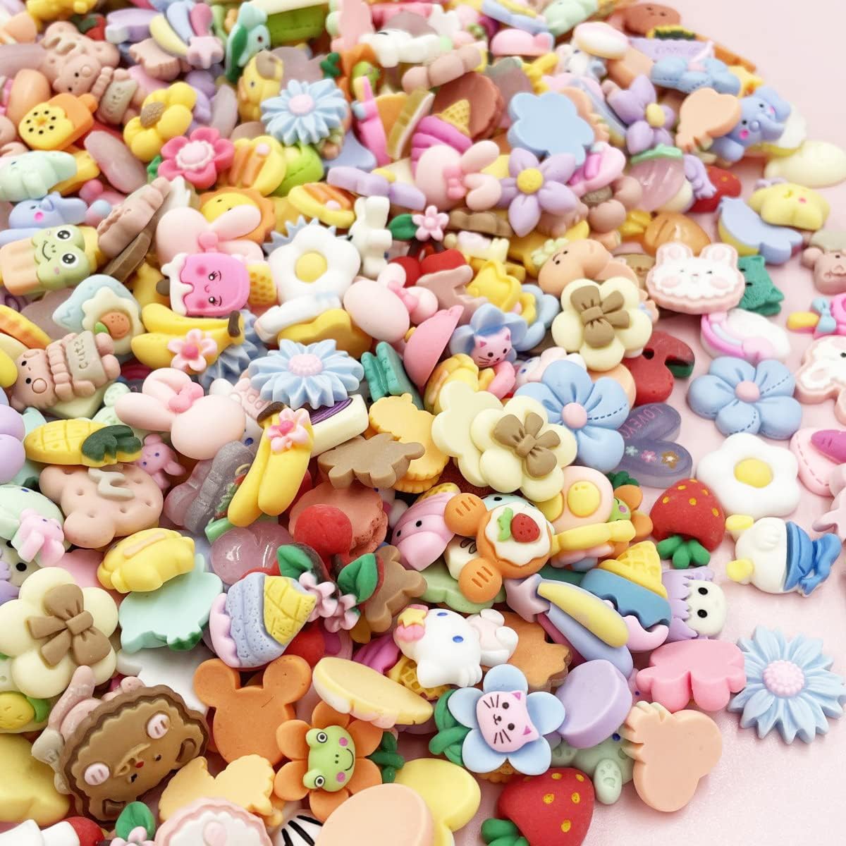 Juego de 50 dijes de resina de flores de animales, 50 piezas de cuentas de resina de dibujos animados con parte trasera plana para accesorios de