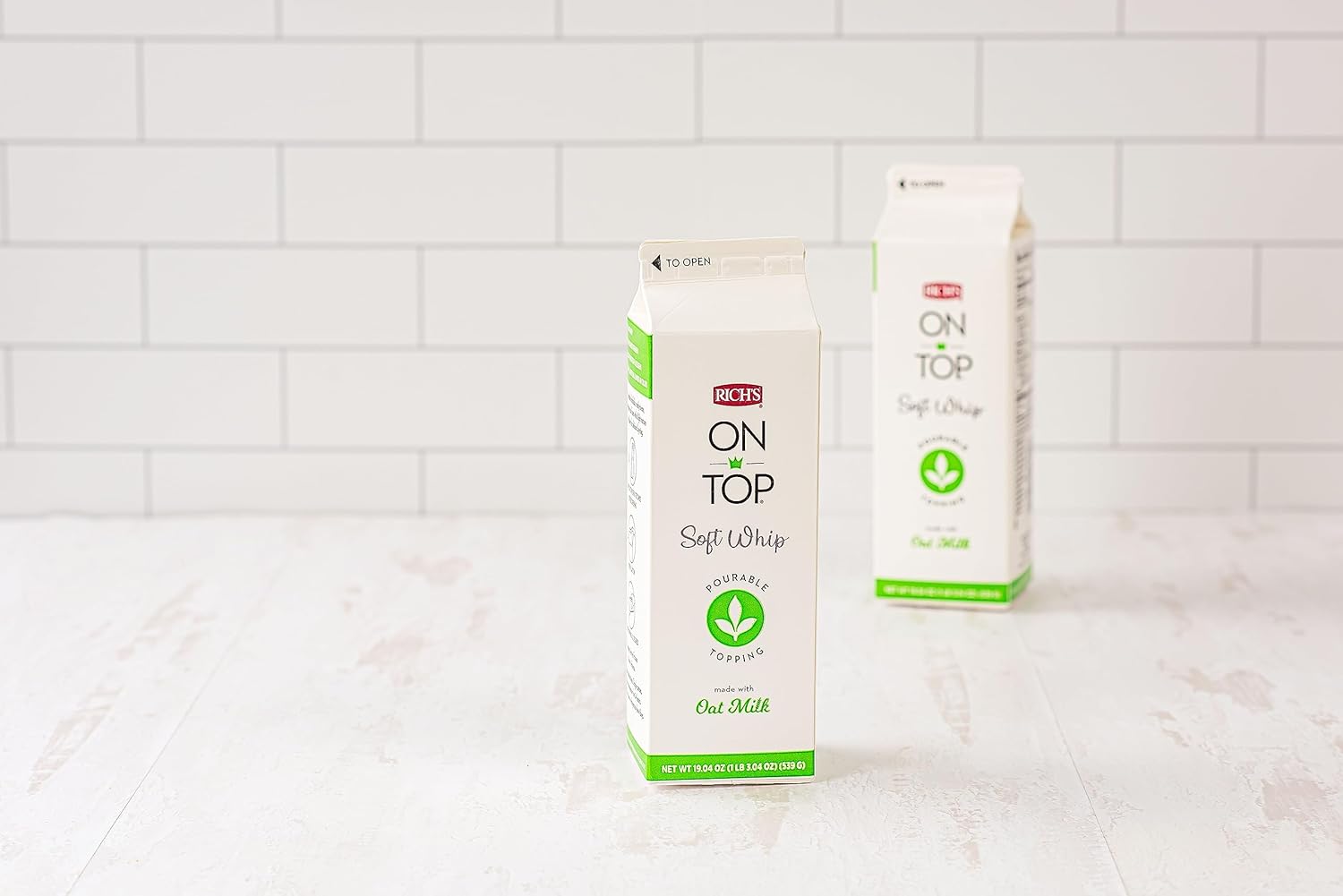 Rich’s Leche de avena en la parte superior, suave batido, cobertura de espuma fría vertible, congelada, paquete de 12, cajas de 19.04 onzas