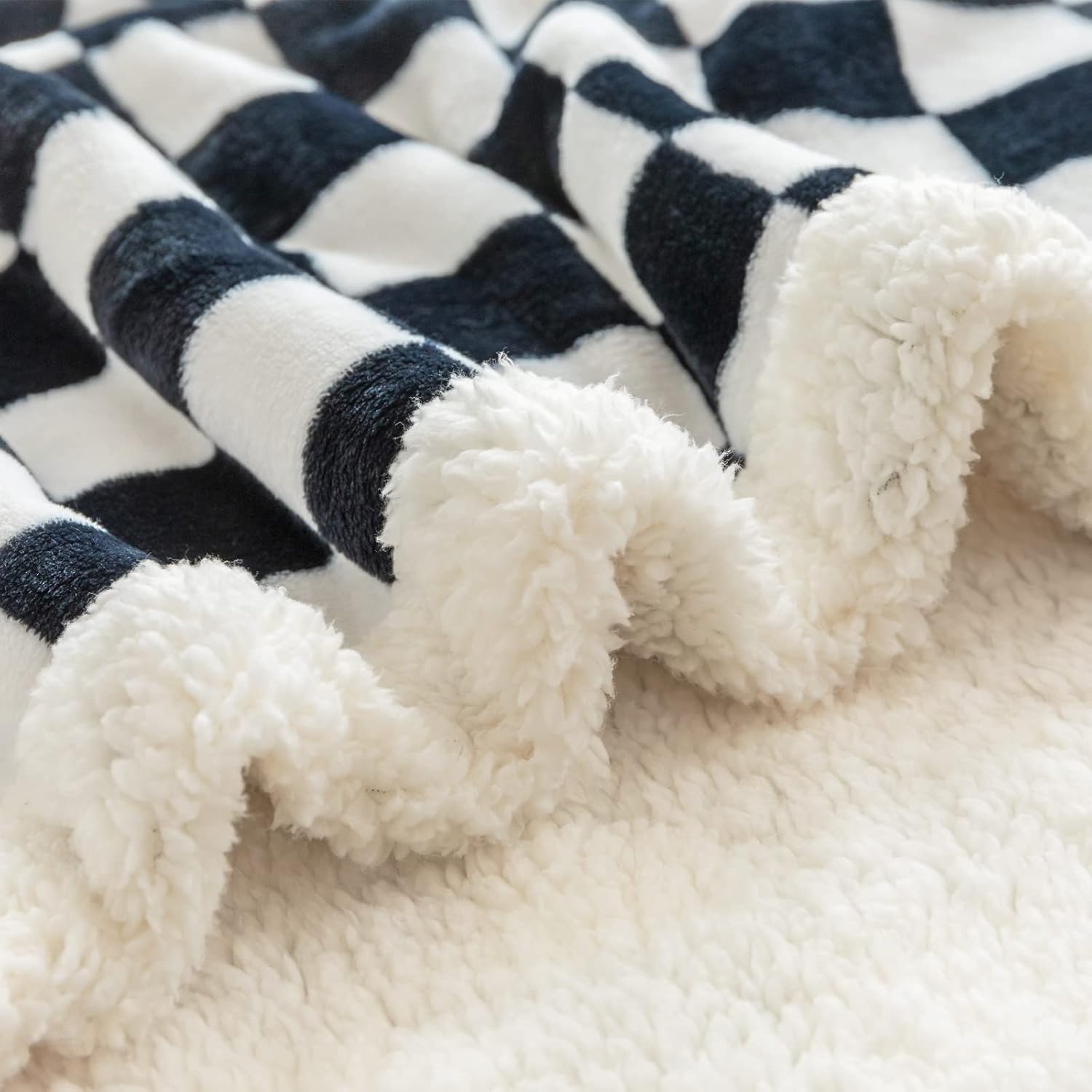 LOMAO Manta Sherpa de vellón con patrón a cuadros, suave y gruesa para sofá y cama, lujosa, cálida y acogedora para todas las estaciones (negro, 60