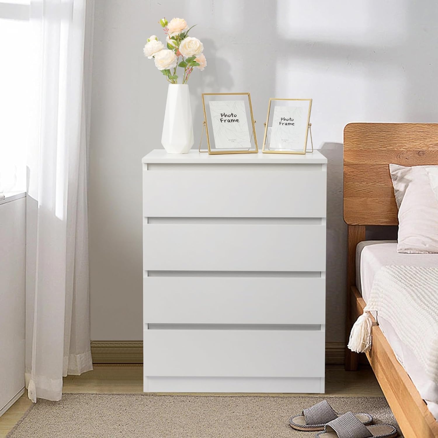Karl home Cómoda blanca de 4 cajones para dormitorio, cómoda de madera con cajones profundos, cómoda alta con asas recortadas, cómoda de madera
