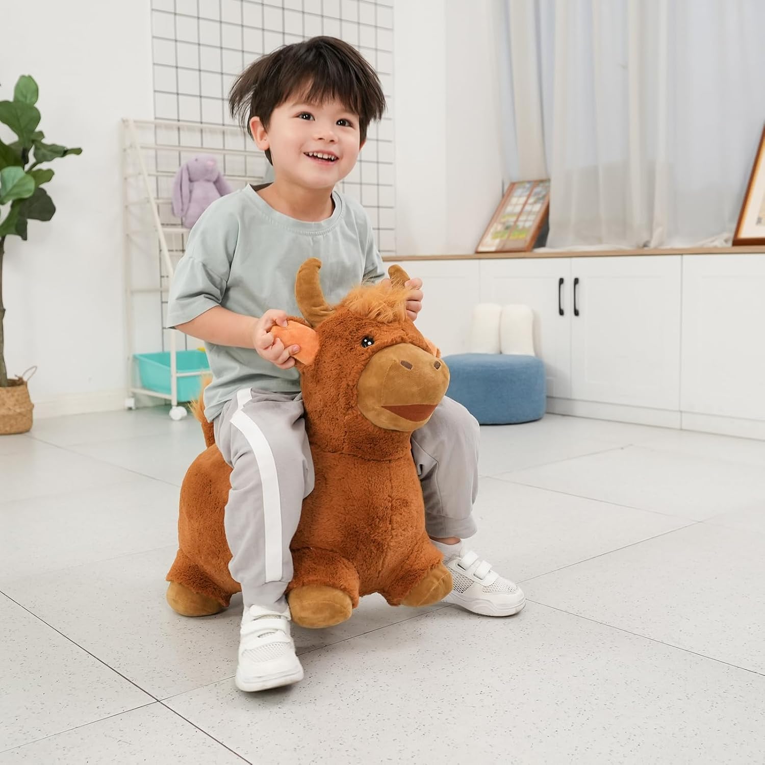 INPANY Juguetes hinchables de salto de toros  Tolva de vaca de felpa marrón para niños pequeños, caballo inflable de animales de granja, paseo al