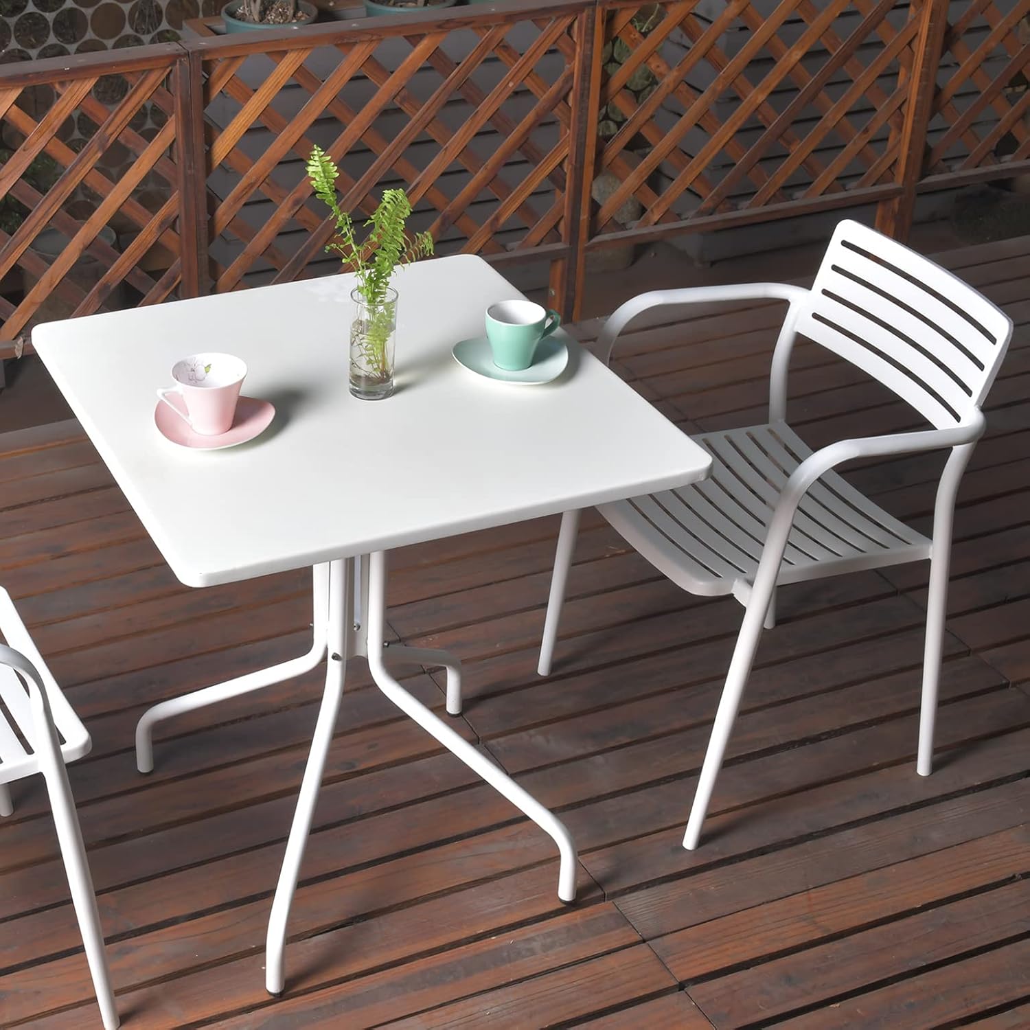 Mesa auxiliar cuadrada de metal para exteriores, de 27.5 pulgadas, para patio, césped, balcón, piscina o jardín, color blanco