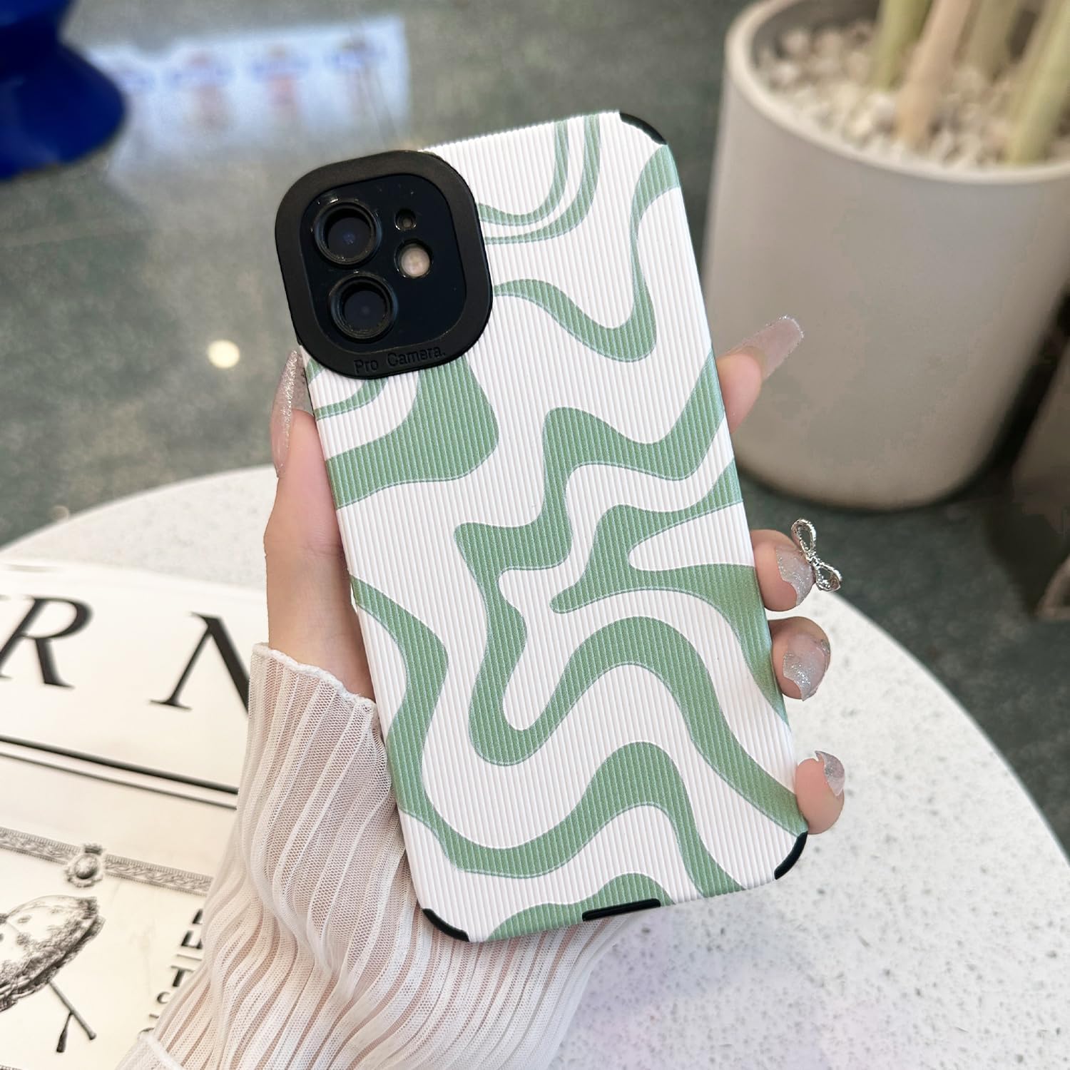Funda diseñada para iPhone 11, piel sintética suave TPU y bonito arte ondulado pintado para mujeres y niñas, protector delgado a prueba de golpes,
