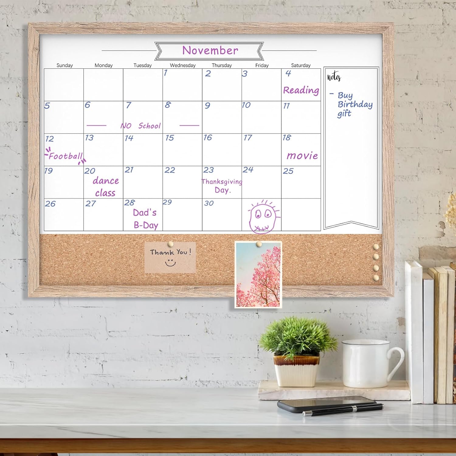 Pizarra blanca con calendario y corcho, 18 x 24 pulgadas, pizarra blanca de borrado en seco y tablón de anuncios, calendario de marco marrón