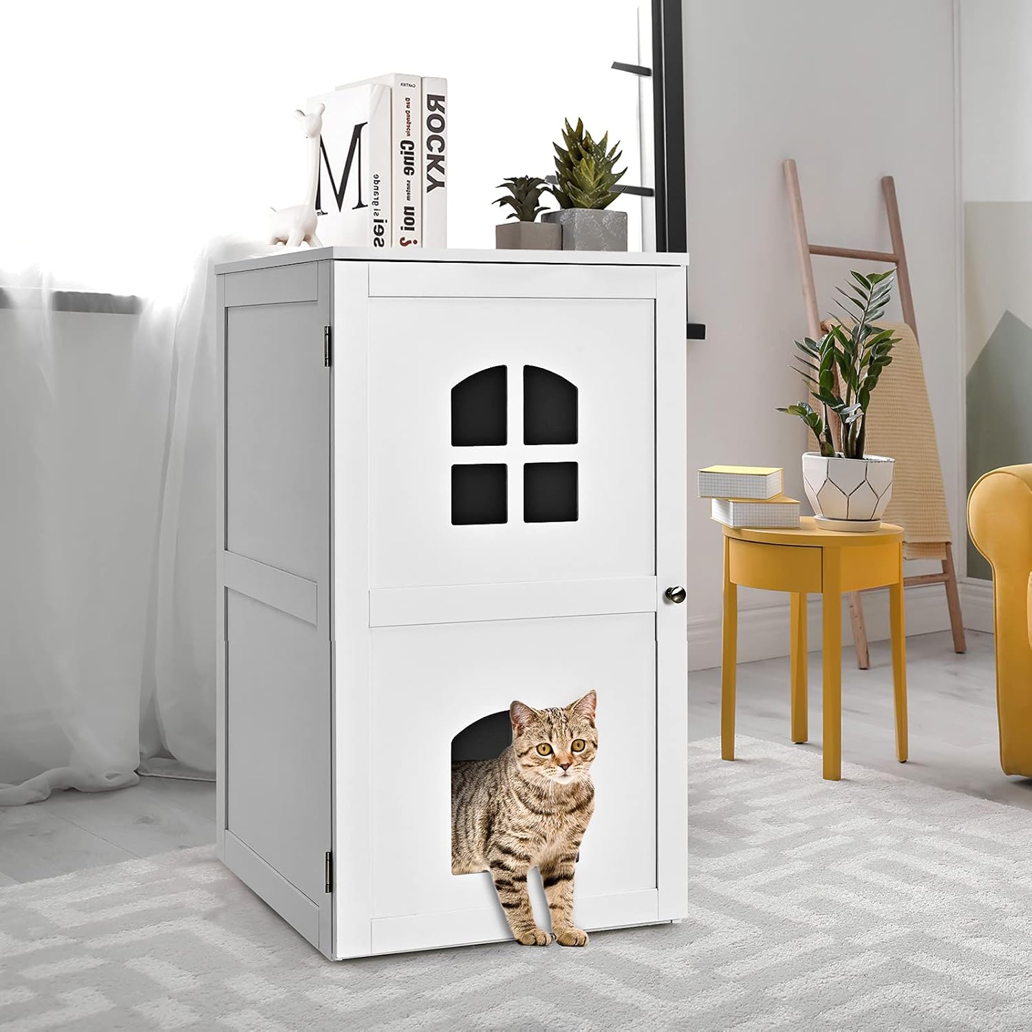 Tangkula Caja de arena para gatos, casa decorativa para gatos de 2 niveles con 2 ventanas ventiladas, mesita de noche interior, casa para mascotas,