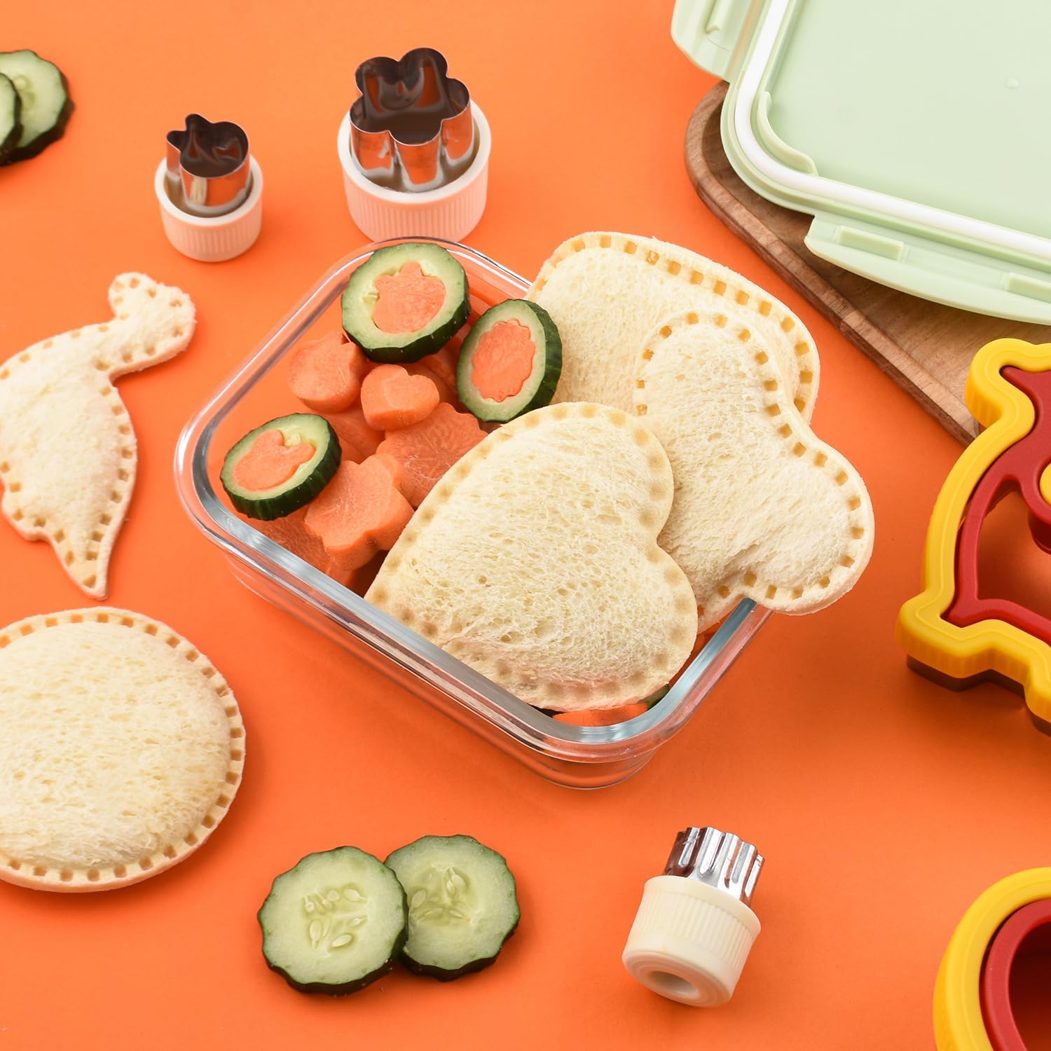 FASAKA Juego de 25 cortadores de sándwich, máquina para hacer panqueques grandes con forma de corazón, cuadrado, círculo, dinosaurio, divertido y