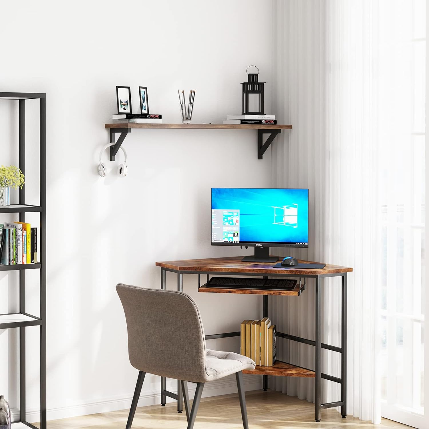 DlandHome Escritorio esquinero triangular para computadora con bandeja para teclado, mesa de computadora portátil, escritorio pequeño para