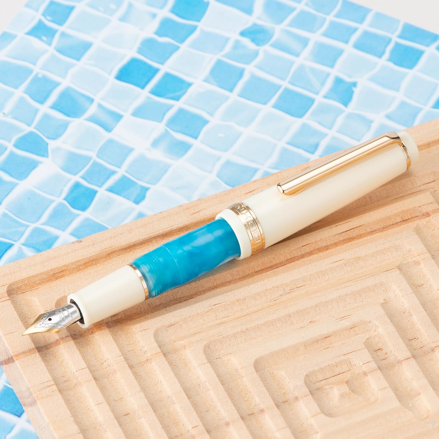 Jinhao 82 – Mini pluma estilográfica acrílica, punta fina de iridio con convertidor de tinta, mini bolígrafo de viaje azul marino de bolsillo corto