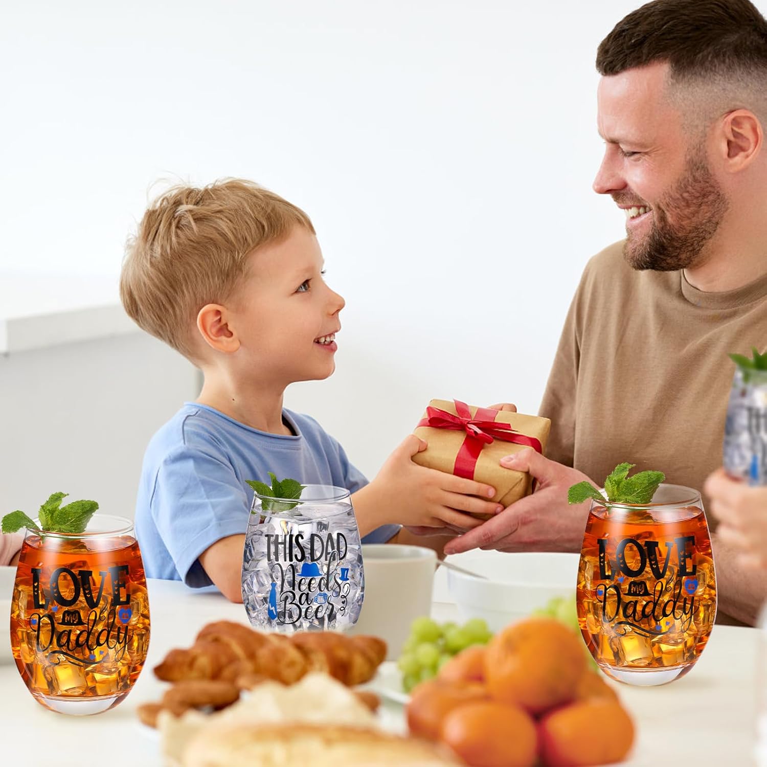 Paquete de 2 copas de vino sin tallo para el Día del Padre, de 15 onzas, divertidas copas de vino modernas, copas de vino de vacaciones para papá,