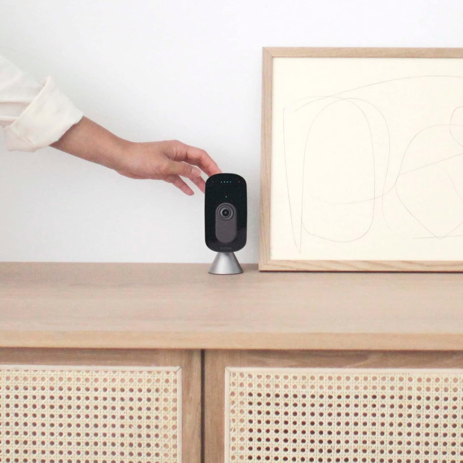 ecobee SmartCamera Smart Security Bundle Cámara inteligente Cámara de seguridad WiFi para interiores y paquete de 2 sensores inteligentes para