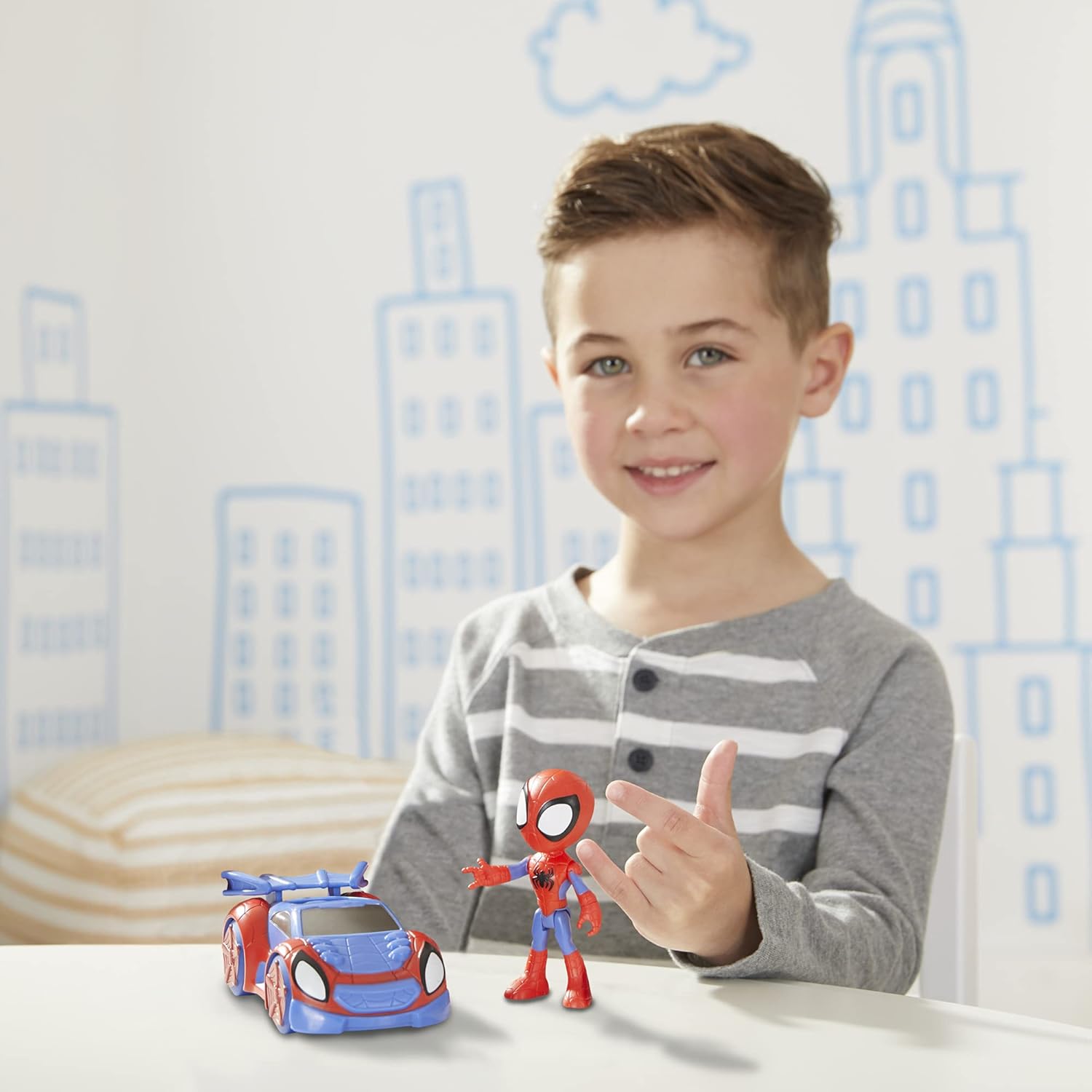 Hasbro Spidey y sus increíbles amigos – Figura y vehículo rastreador web (F1940)