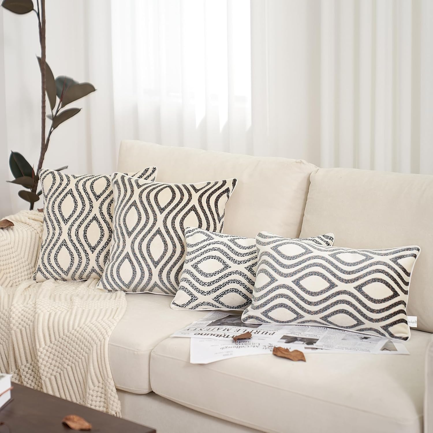 Aeckself Funda de almohada rectangular de 12 x 20 pulgadas, diseño de rayas onduladas, color blanco y negro, funda de almohada decorativa de