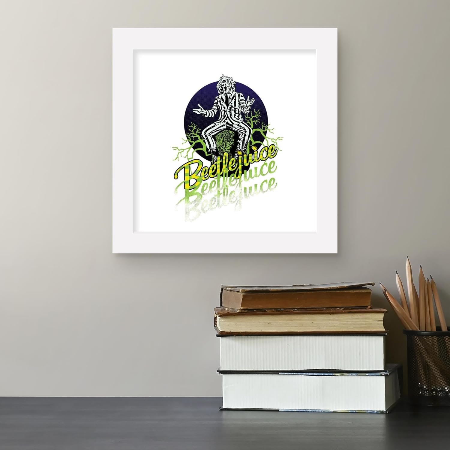 Trends International Gallery Pops Beetlejuice – Póster gráfico de pared de Beetlejuice, 12.00 x 12.00 pulgadas, versión de marco blanco