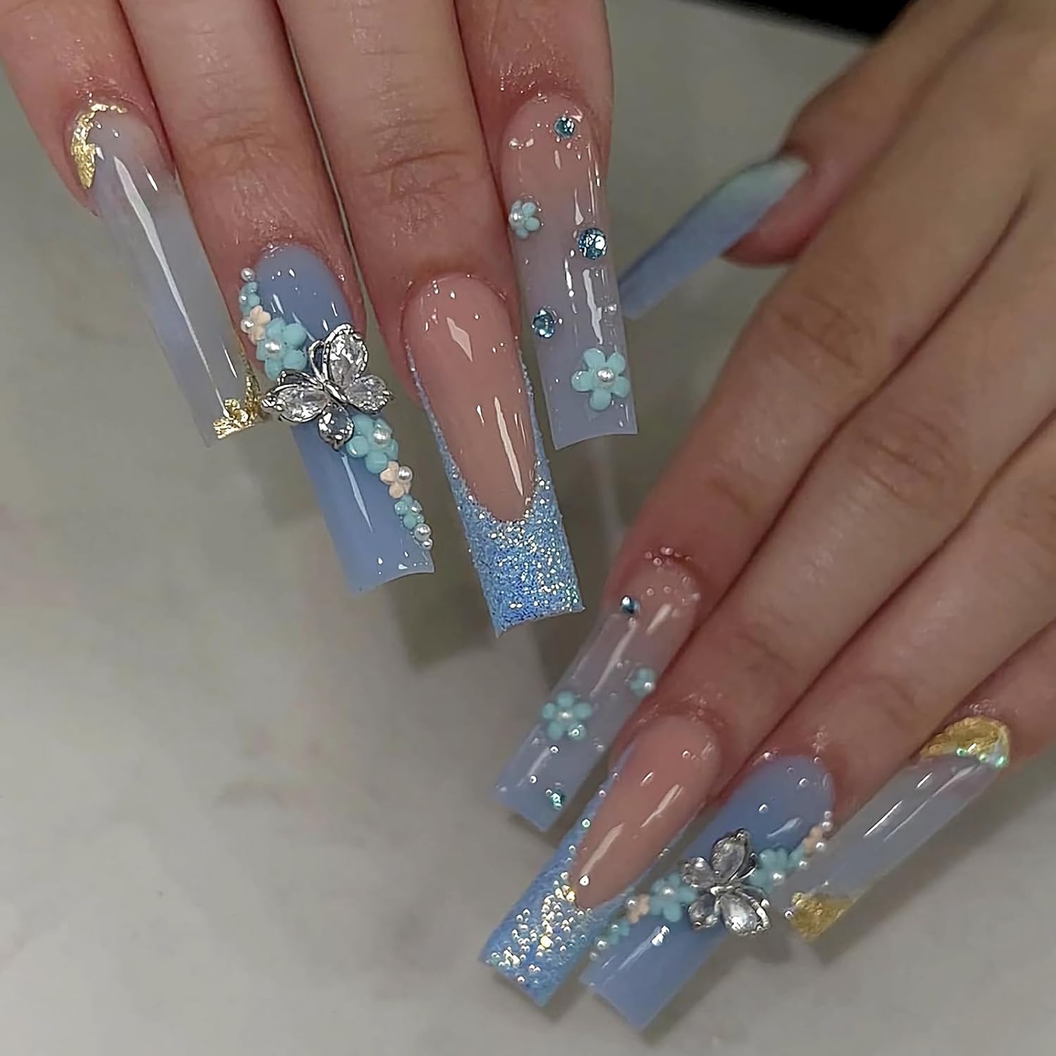 MISUD Uñas postizas cuadradas a presión, largas y cuadradas, brillantes, con pegamento, color azul de verano, uñas acrílicas degradadas con mariposa