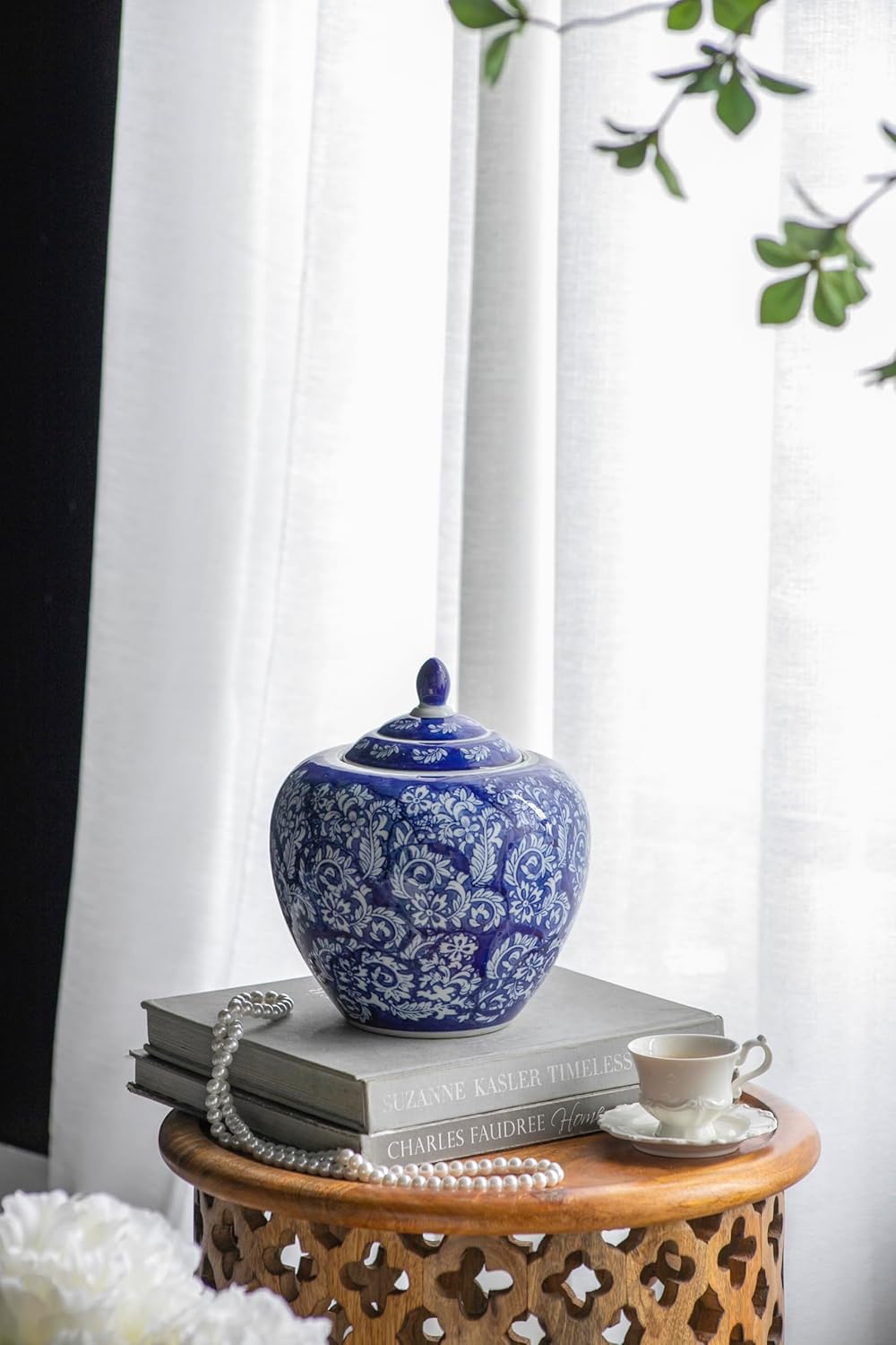 A&B Home – Tarro decorativo de porcelana antigua de 10 pulgadas con tapa, macetero azul y blanco, florero con estampado floral, centro de mesa,