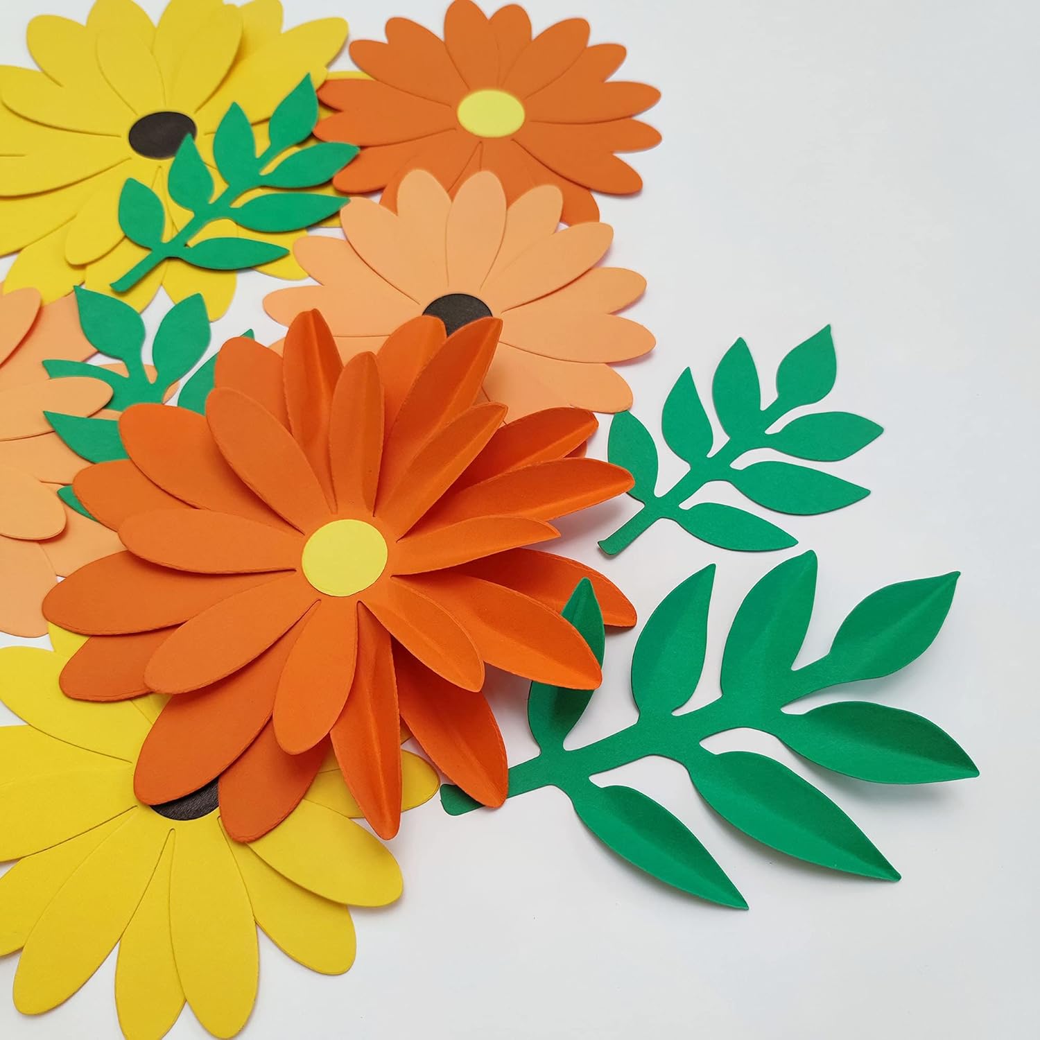 Girasoles de papel con hoja para telón de fondo de boda, despedida de soltera, centros de mesa de boda, decoración de pared de guardería (naranjas