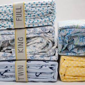 Organización de armario fabricada en los Estados Unidos  Organizador de sábanas  Organizador de armario, bandas de sábanas de ropa de cama Organización de armario fabricada en los Estados Unidos  Organizador de sábanas  Organizador de armario, bandas de sábanas de ropa de cama