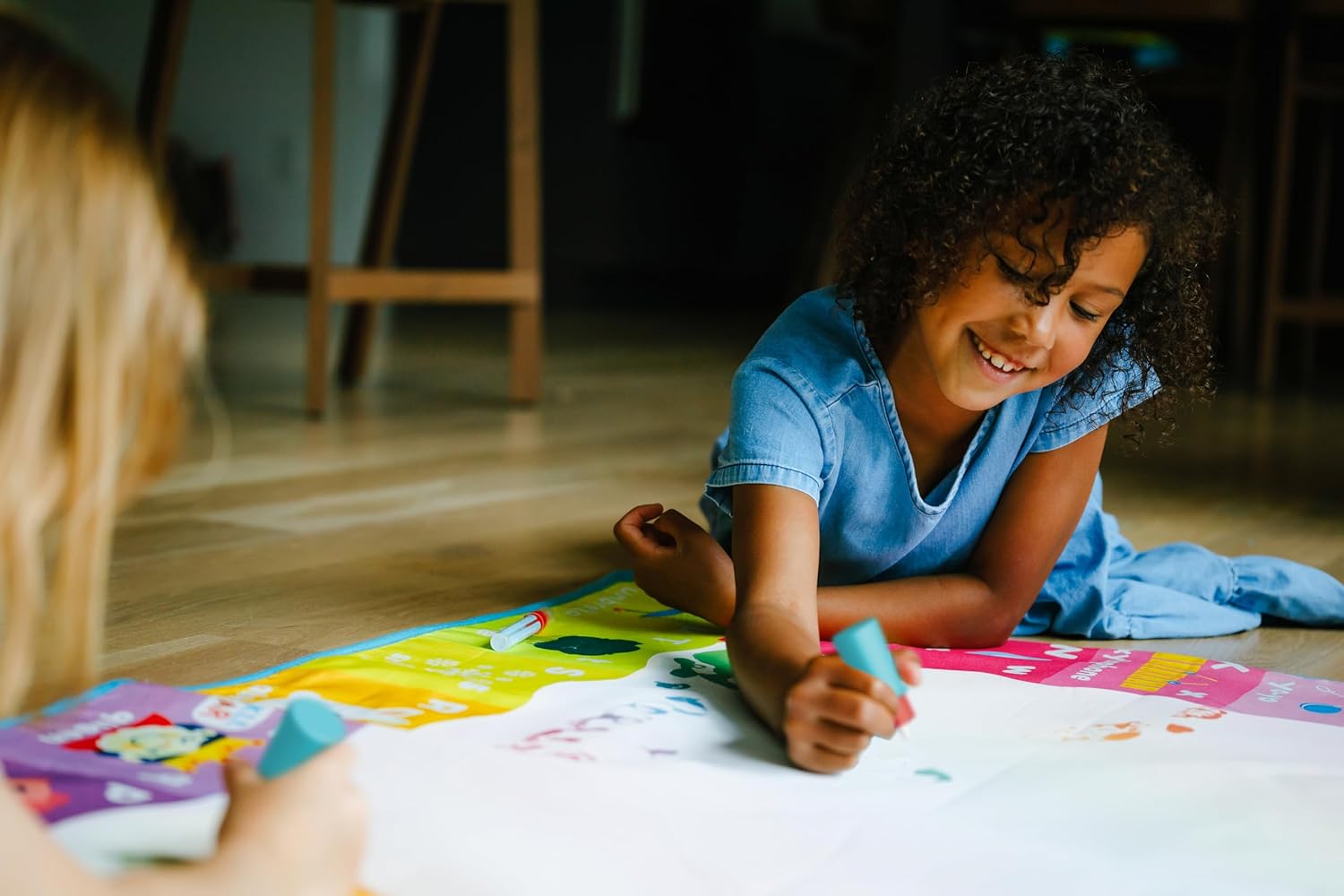 Chuckle & Roar – Alfombrilla para garabatos – Diversión con acuarelas – Arte y manualidades sin desorden – Ideal para niños pequeños
