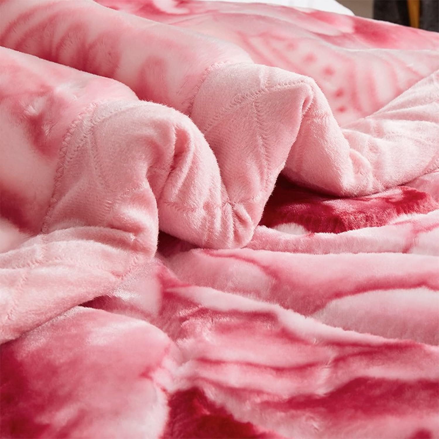 Manta Raschel de felpa rosa de 6.6 libras, tamaño matrimonial, 71 x 87 pulgadas, suave y sedosa, manta de forro polar impresa de 2 capas para cama