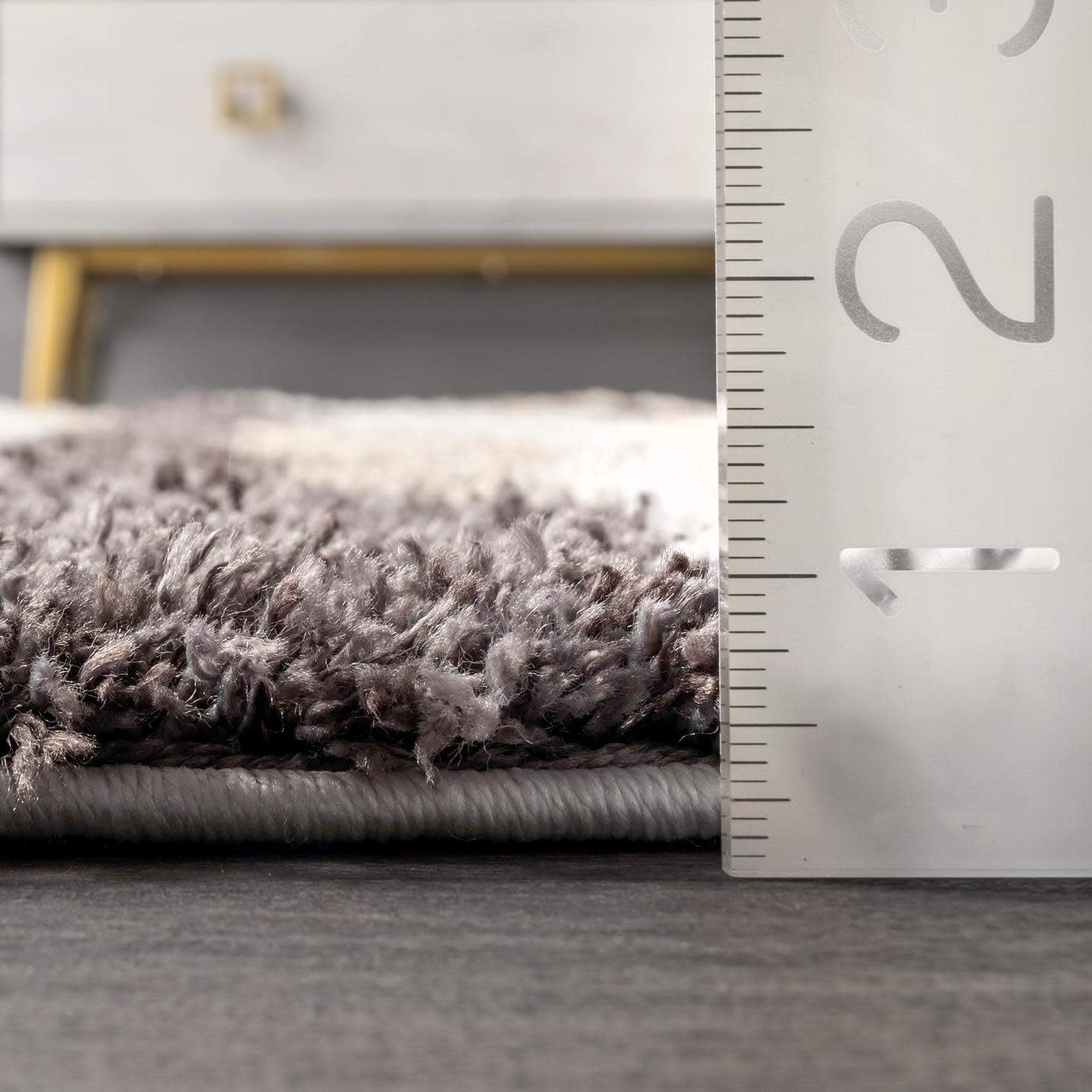 nuLOOM Elliot – Alfombra de felpa suave abstracta con borlas, 4 x 6, beige
