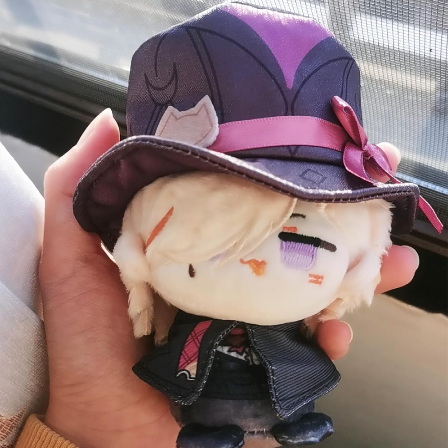 CALEMBOU Llavero de peluche de anime para mochila, figura de felpa de Chibi de 4 pulgadas, peluche Furina Lyney Neuvillette para fanáticos (Lyney)
