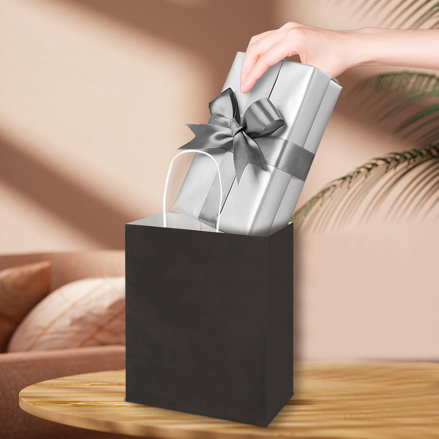 Paquete de 100 bolsas de papel kraft negras medianas de 8 x 4.75 x 10 pulgadas con asas a granel, bolsas de papel de estraza de Toovip para regalo,