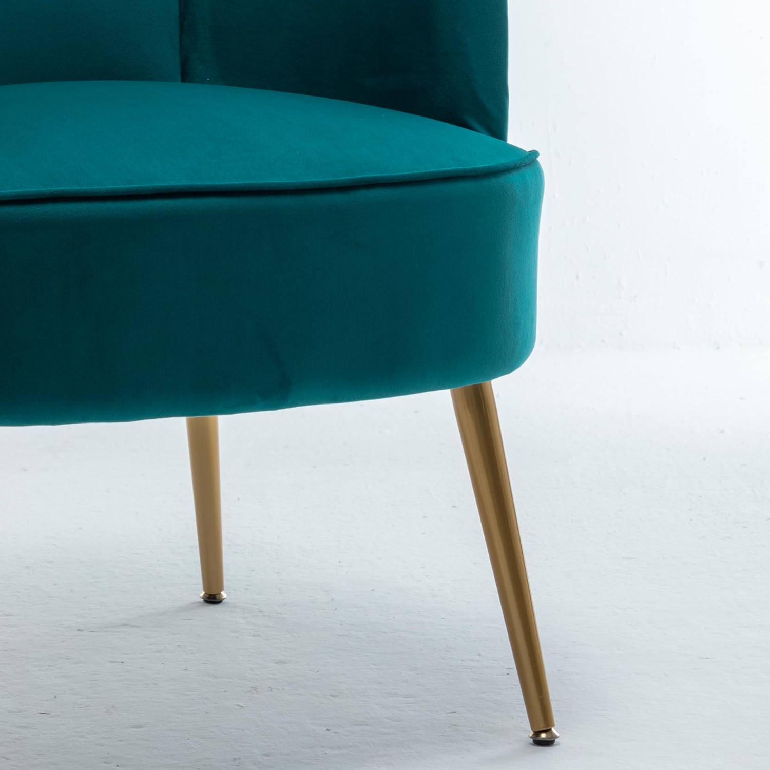 Silla decorativa de terciopelo con patas de metal dorado, sillón tapizado para espacios pequeños a medianos, sala de estar moderna, dormitorio,