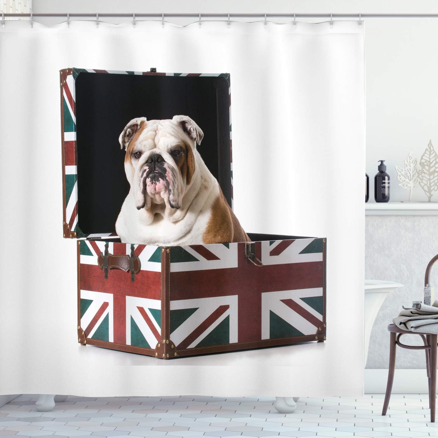 Ambesonne Cortina de ducha de Bulldog Inglés, Bulldog sentado en Union Jack Britain, diseño patriótico, juego de decoración de baño de tela con