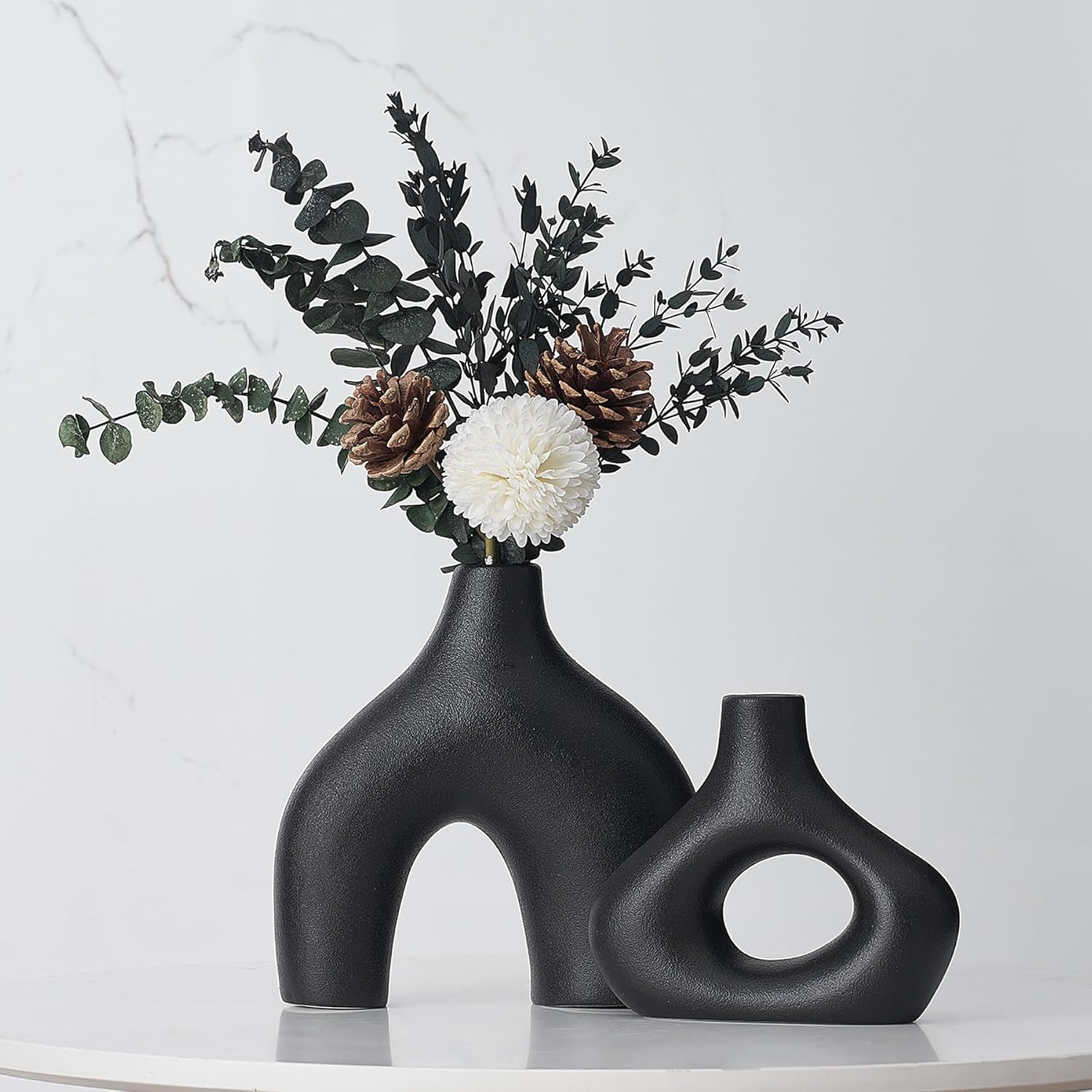 Juego de 2 jarrones de cerámica negra para decoración moderna del hogar, jarrones redondos mate para hierba de las pampas, jarrones de flores