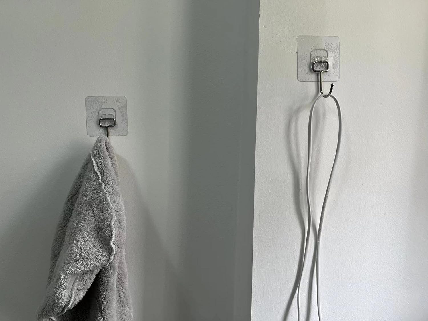 cnejucw Ganchos adhesivos grandes 2023 para colgar ganchos de pared resistentes de 22 libras, gancho autoadhesivo para toallas, ganchos impermeables