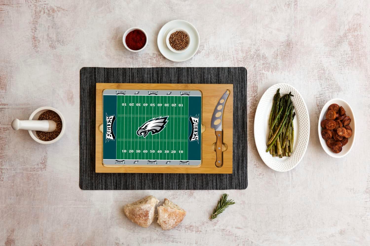 PICNIC TIME NFL Football Field Icon Glass Top Cutting Board & Knife Set, (Parawood & Bamboo)