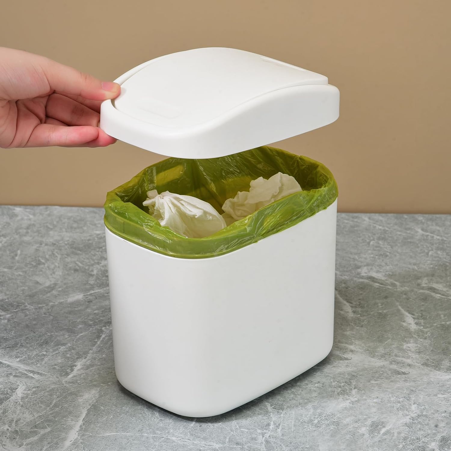 Basurero de plástico de 3 l0.8 galones, mini bote de basura de escritorio con tapa superior giratoria, pequeñas tapas extraíbles, moderno blanco