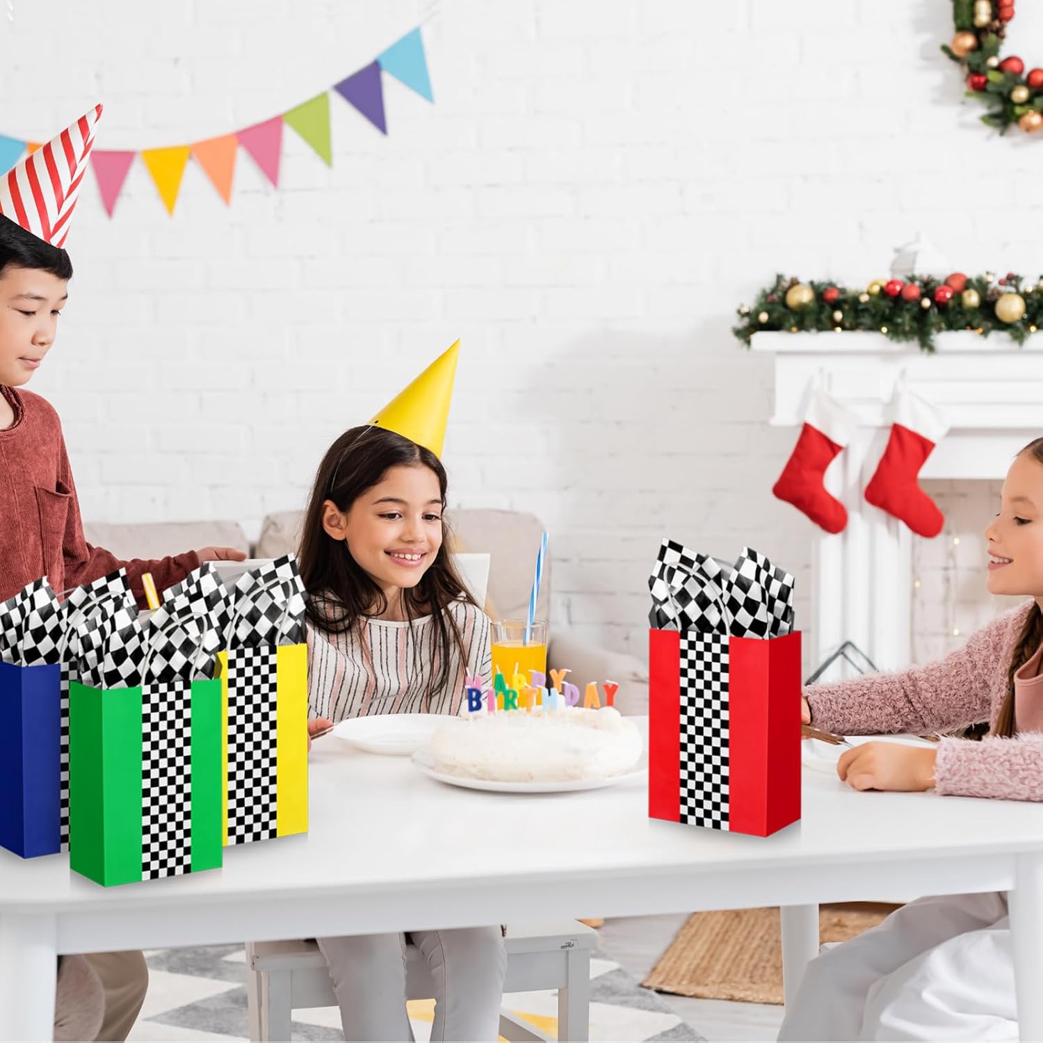 Glenmal Paquete de 16 bolsas de regalo para autos de carreras con papel de seda a granel de 8.3 x 5.9 x 3.1 pulgadas, bolsas de recuerdo de fiesta